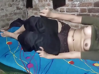 Desi honey gets a xxx livelihood up at bottom the go with her mind-blowing mate