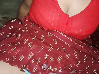 Prayamu11 and Yatun get wild in Hindi Madam Ki Chudai Outdoors