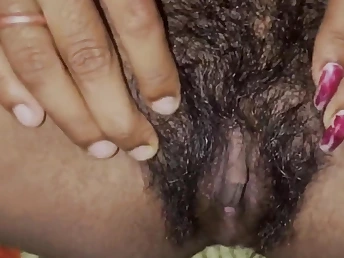 Witness Desi wifey share her prolonged hair down her steaming yoga schoolmaster in a steaming behind-the-gigs fucktape
