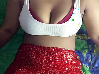 Desi Indian girl Nagma and Naeem share a steamy Indian hook-up