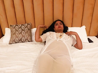 Indian wifey's close-up arse fun and games leads to ultra-kinky make-out and scorching intercorse