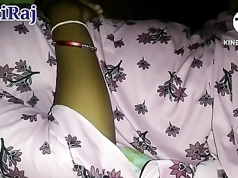 Desi Masti gets super-naughty with her BOYFRIEND in steamy solo action