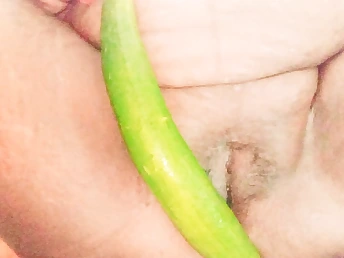 Watch these Indian honeys get their taut booties slurped and smashed firm by vegetables