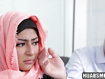 Binky Beaz penalizes Muslim nymphomaniac with harsh fucky-fucky & plumbing