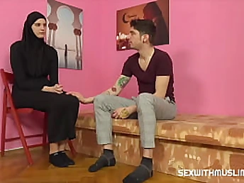 Unexperienced Muslim lady Lucka gets a sizzling blow-job and hand-job from Falco Milky