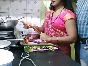 See Mumbai Ashu, the Indian daughter, sploog while getting her phat cupcakes and butt banged in the kitchen