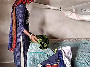 Desi Top A1 fellates & gets creampied in doggy-style with super-hot Hindi audio