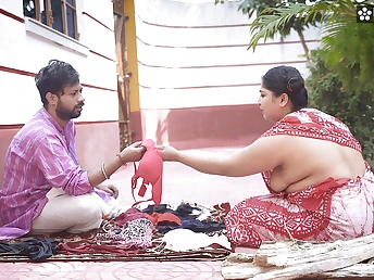 See Desi Boulder-possessor & G-string Salesman Bade Bade Dudhwali Gao ki Chhori Ko Bra ke Badale