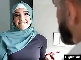 Violet Gem's soccer coach teaches her how to treat a ample shaft like a pro