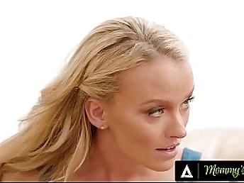 Stepmom & neighbor penalize fellow of uncultivated a bad toff in FFM 3some