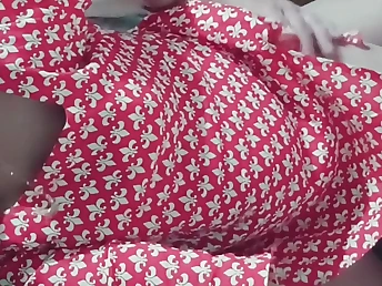 Watch this chubby Indian slut in Rear end fashion get her exploitive talk together with tight pussy drilled in doggy style
