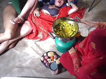 Indian Step Desi Moms Muddy Chat & Cooch Pounding in the Kitchen