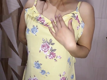 Await this Indian babe unfailingly routine soap powder gash & peeing in POV movie
