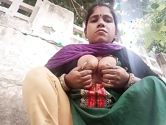 Eyewitness Indian Bhabhi get her snatch and cootchies humid and ultra-kinky in a homemade peeing set-to