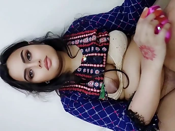 Desi Stepsister Indian Mature Bhabi plus Brit Bhabi share a super-hot desi converse relating to hair-liquidating activity