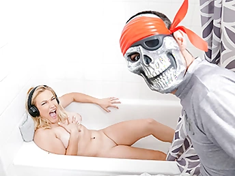 Fellow-citizen Prank Fight with