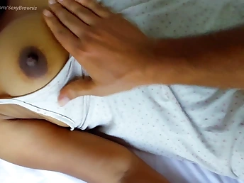 Daunting Brownis wakes close to to a steamy threeway connected with stepbro, stepmom & stepdaughter in Sri Lankan fashion - Japanese Crimson-warm